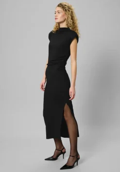 MY ESSENTIAL WARDROBE JURK