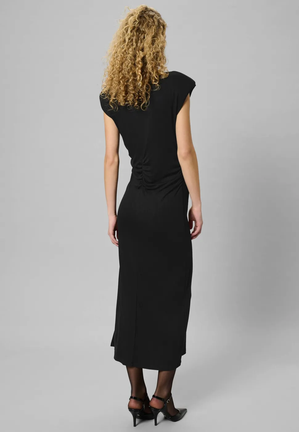 MY ESSENTIAL WARDROBE JURK