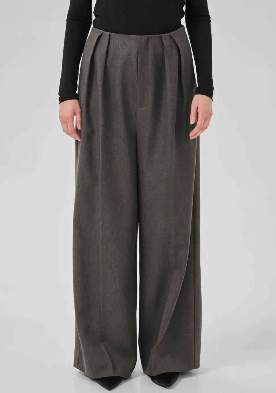 MY ESSENTIAL WARDROBE PANTALON