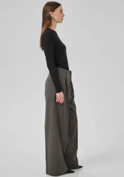 MY ESSENTIAL WARDROBE PANTALON