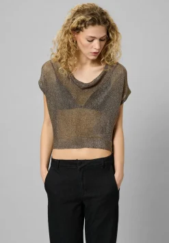 MY ESSENTIAL WARDROBE SHIRT