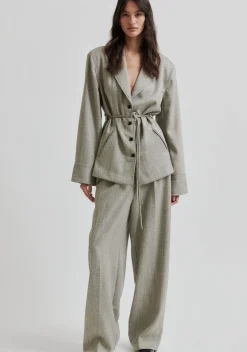 SECOND FEMALE BLAZER