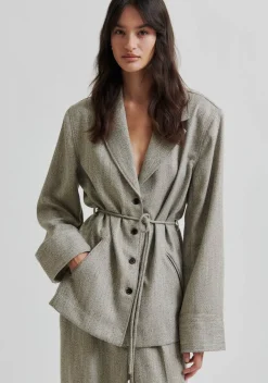 SECOND FEMALE BLAZER