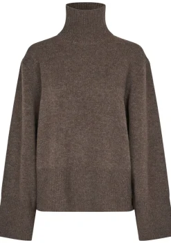 SECOND FEMALE COLTRUI