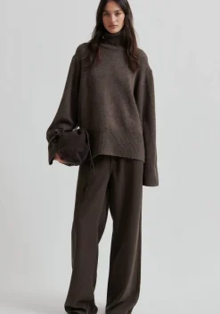 SECOND FEMALE COLTRUI