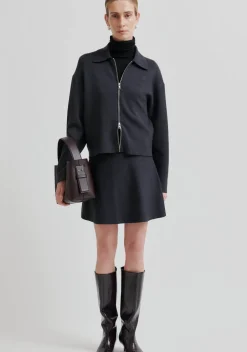 SECOND FEMALE KORTE ROK