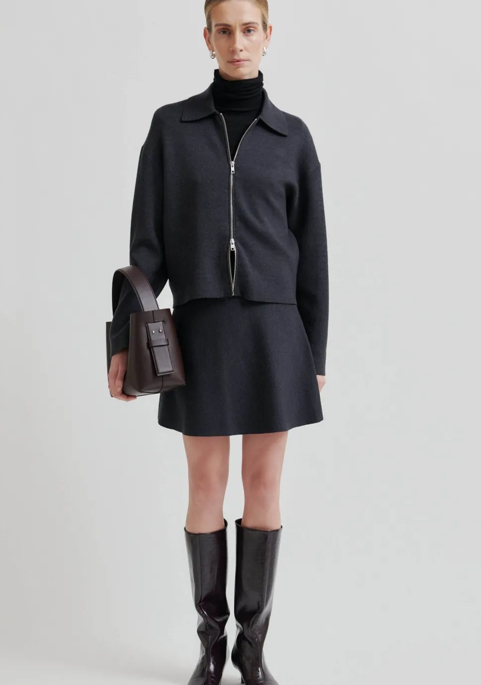 SECOND FEMALE KORTE ROK