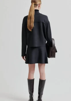 SECOND FEMALE KORTE ROK