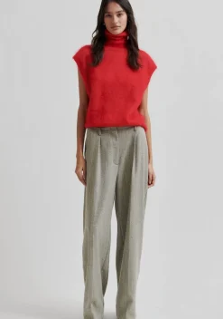 SECOND FEMALE SPENCER