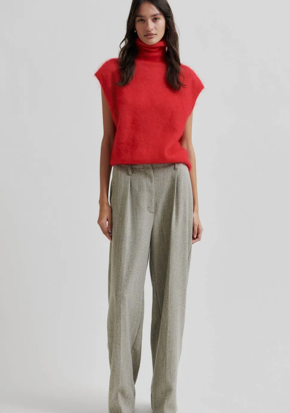 SECOND FEMALE SPENCER