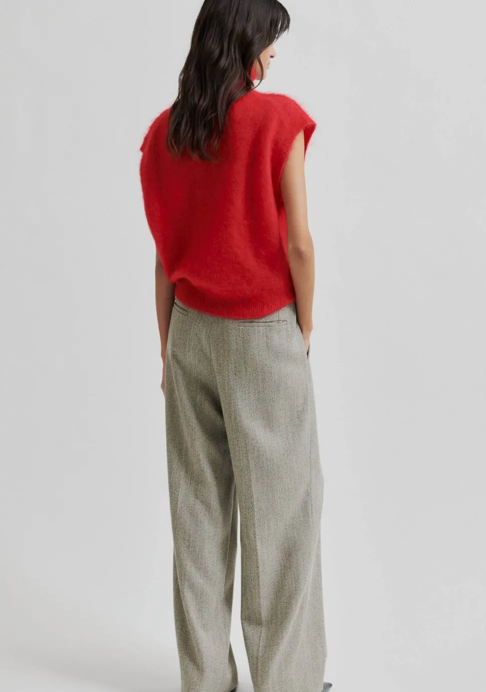 SECOND FEMALE SPENCER