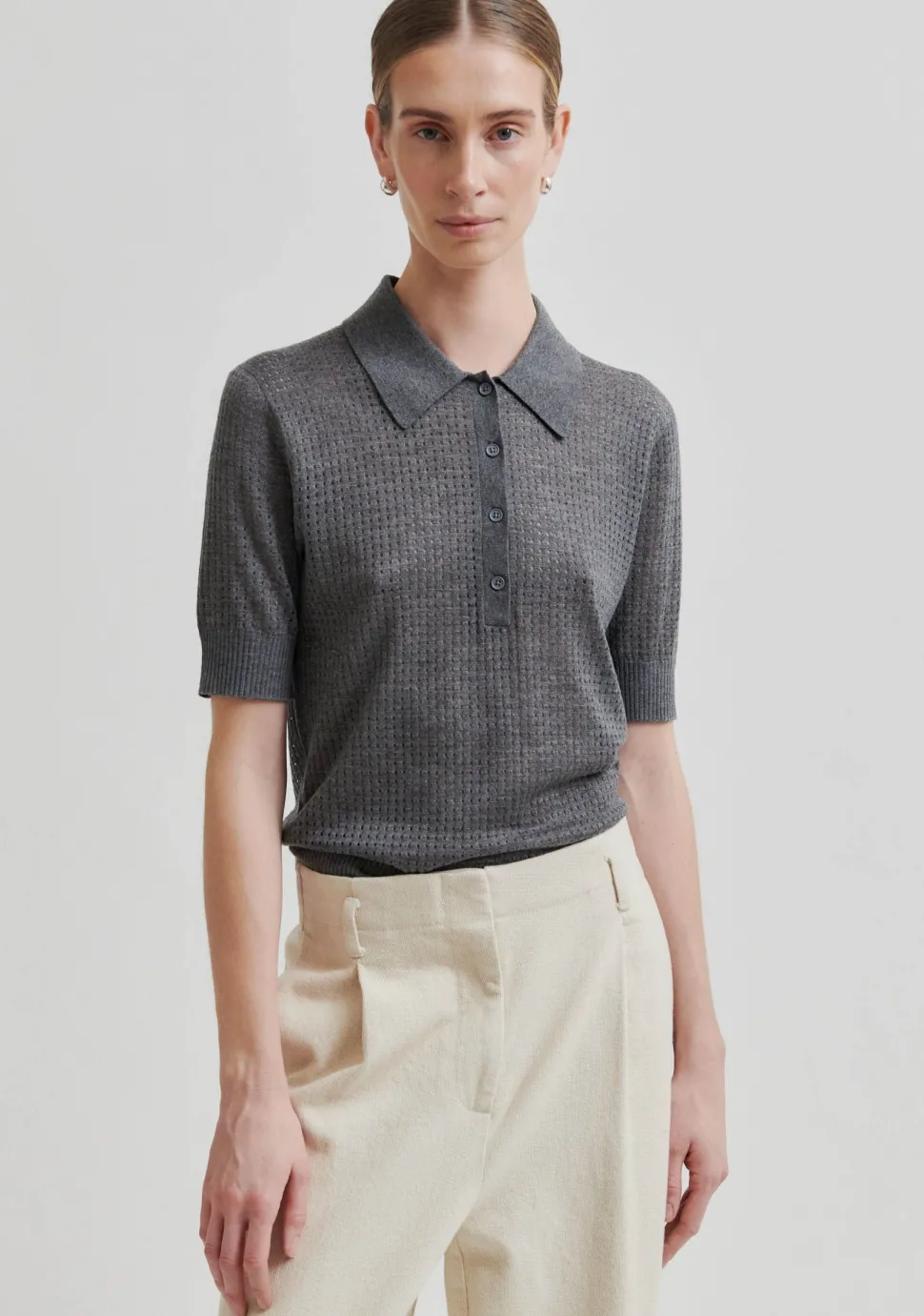 SECOND FEMALE TRUI KORTE MOUW