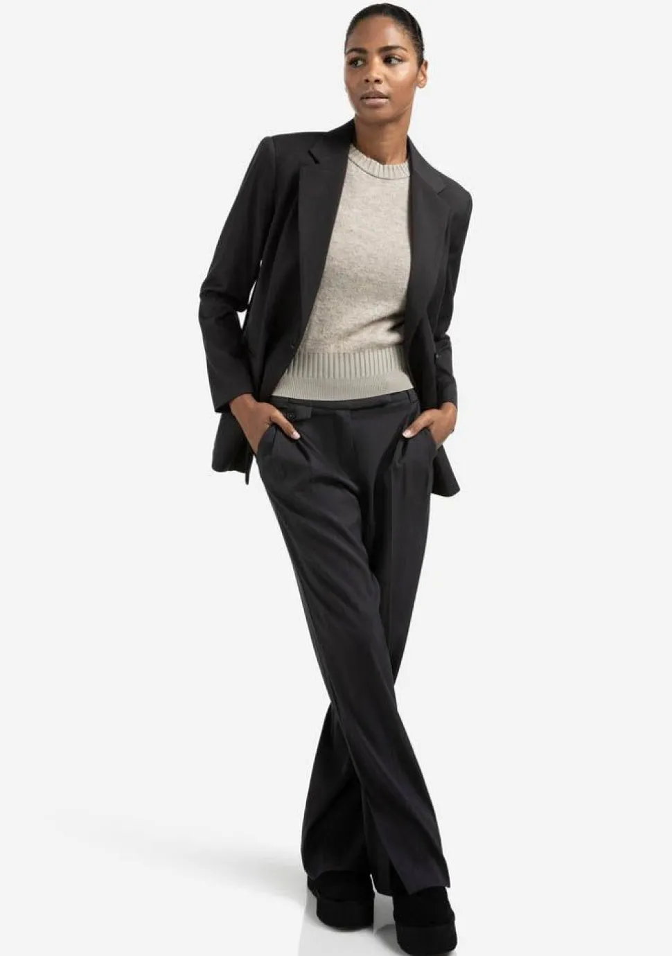 YAYA TRUI KORTE MOUW